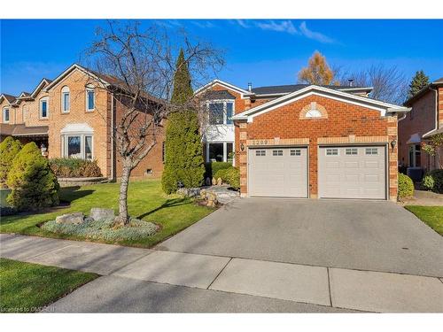 1209 Bowman Drive, Oakville, ON - Outdoor With Facade