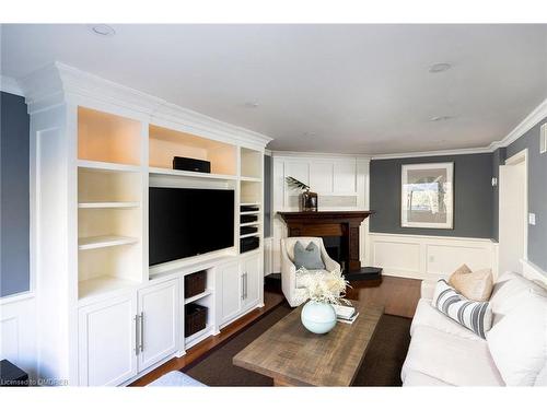 1209 Bowman Drive, Oakville, ON - Indoor Photo Showing Living Room