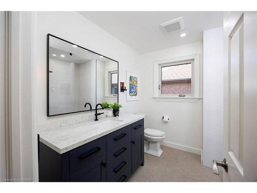 1209 Bowman Drive, Oakville, ON - Indoor Photo Showing Bathroom