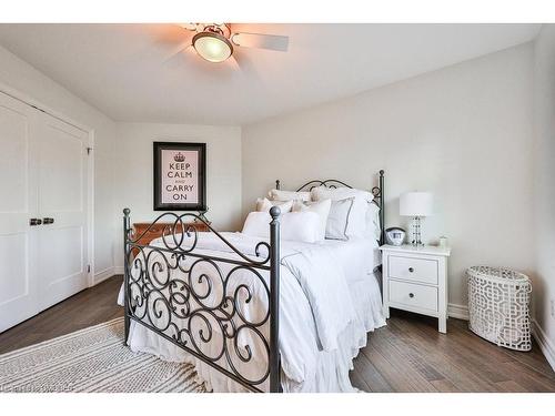 2355 Yolanda Drive, Oakville, ON - Indoor Photo Showing Bedroom