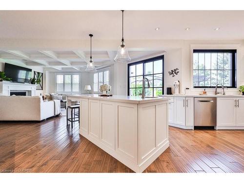 2355 Yolanda Drive, Oakville, ON - Indoor Photo Showing Kitchen