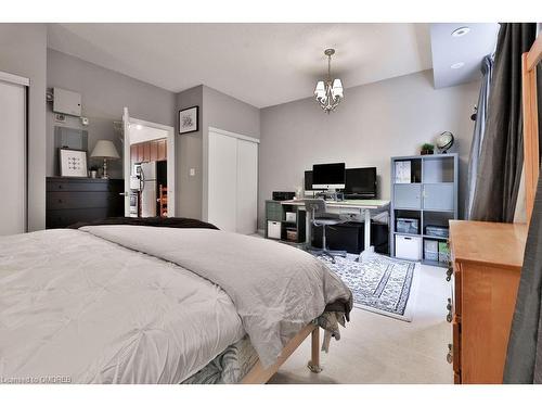 7-98 Carr Street, Toronto, ON - Indoor Photo Showing Bedroom