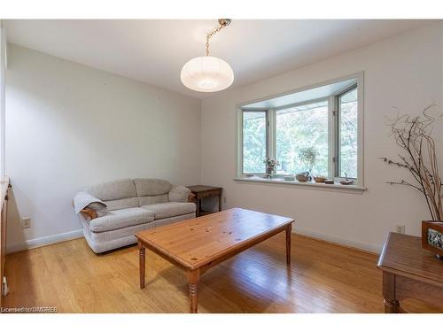 210 Radley Road, Mississauga, ON - Indoor Photo Showing Living Room