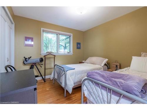 210 Radley Road, Mississauga, ON - Indoor Photo Showing Bedroom