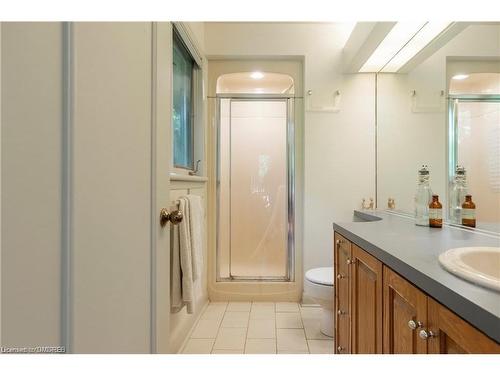 210 Radley Road, Mississauga, ON - Indoor Photo Showing Bathroom