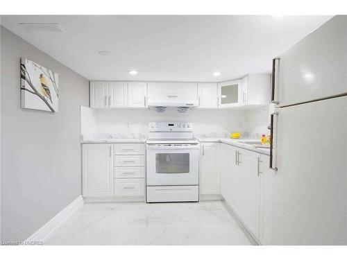 Lower-65 Nash Road N, Hamilton, ON - Indoor Photo Showing Kitchen