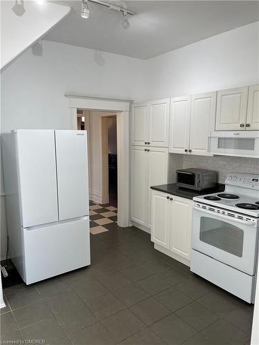 1117 Richmond Street, London, ON - Indoor Photo Showing Kitchen