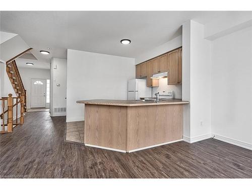 5304 Scotia Street, Burlington, ON - Indoor Photo Showing Kitchen