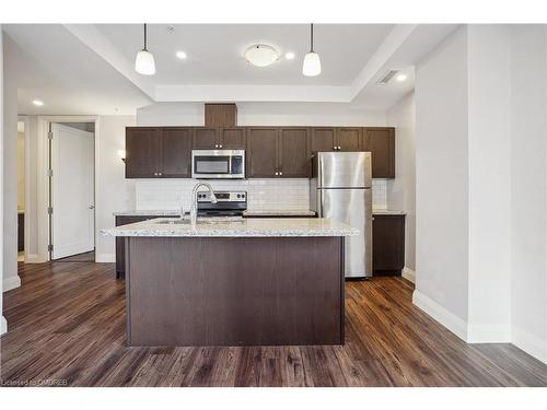 522-118 King Street E, Hamilton, ON - Indoor Photo Showing Kitchen