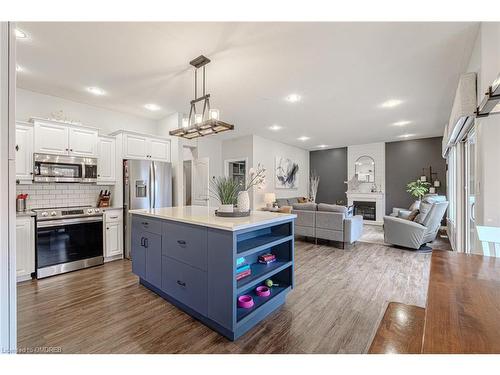 58 Mission Road, Brantford, ON - Indoor Photo Showing Kitchen With Upgraded Kitchen