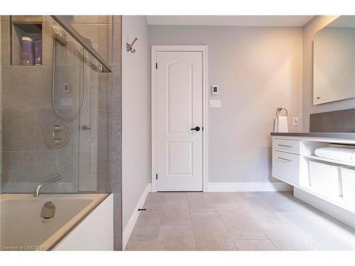 1621 Bayshire Drive, Oakville, ON - Indoor Photo Showing Bathroom