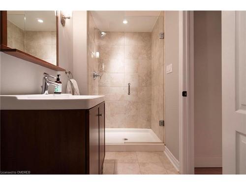 1621 Bayshire Drive, Oakville, ON - Indoor Photo Showing Bathroom