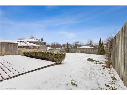 33 Upton Cres Crescent, Guelph, ON - Outdoor