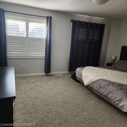 9323 White Oak Avenue, Niagara Falls, ON - Indoor Photo Showing Bedroom