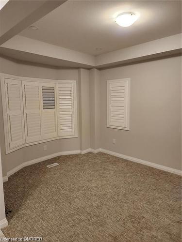 9323 White Oak Avenue, Niagara Falls, ON - Indoor Photo Showing Other Room