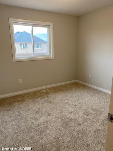 9323 White Oak Avenue, Niagara Falls, ON - Indoor Photo Showing Other Room