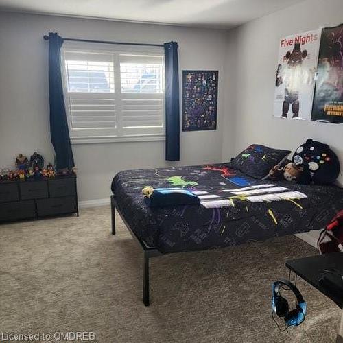 9323 White Oak Avenue, Niagara Falls, ON - Indoor Photo Showing Bedroom