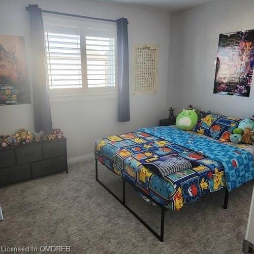 9323 White Oak Avenue, Niagara Falls, ON - Indoor Photo Showing Bedroom