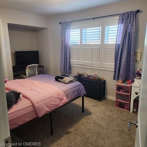 9323 White Oak Avenue, Niagara Falls, ON - Indoor Photo Showing Bedroom