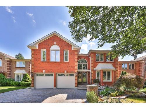 2108 Schoolmaster Circle, Oakville, ON - Outdoor With Facade