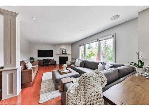 2108 Schoolmaster Circle, Oakville, ON - Indoor Photo Showing Living Room