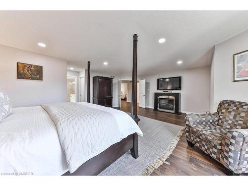 2108 Schoolmaster Circle, Oakville, ON - Indoor Photo Showing Bedroom