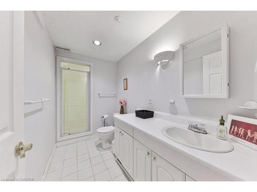 2108 Schoolmaster Circle, Oakville, ON - Indoor Photo Showing Bathroom