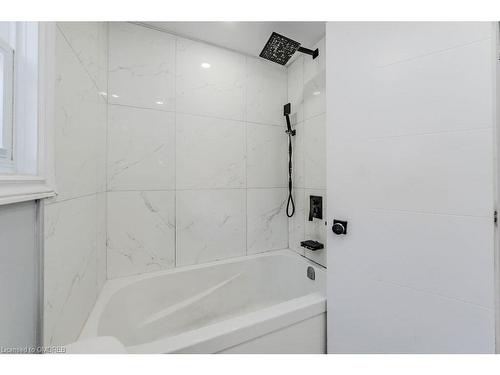 77 Timberlane Crescent, Kitchener, ON - Indoor Photo Showing Bathroom