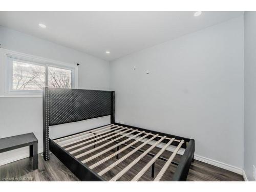 77 Timberlane Crescent, Kitchener, ON - Indoor Photo Showing Bedroom