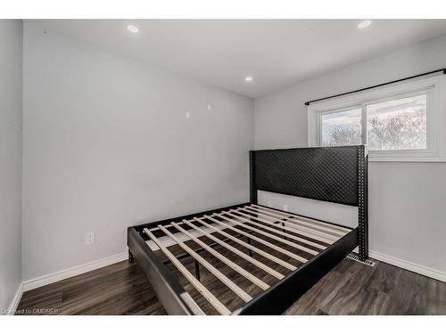 77 Timberlane Crescent, Kitchener, ON - Indoor Photo Showing Bedroom