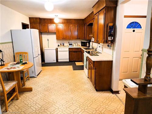 21 Drury Crescent, St. Catharines, ON - Indoor Photo Showing Kitchen