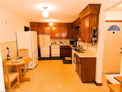 21 Drury Crescent, St. Catharines, ON - Indoor Photo Showing Kitchen