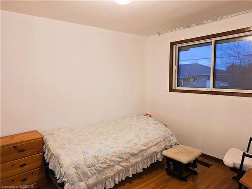 21 Drury Crescent, St. Catharines, ON - Indoor Photo Showing Bedroom