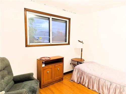 21 Drury Crescent, St. Catharines, ON - Indoor Photo Showing Bedroom