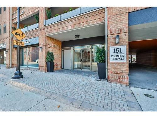 406-151 Robinson Street, Oakville, ON - Outdoor