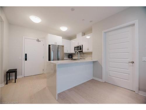 316-50 Kaitting Trail, Oakville, ON - Indoor Photo Showing Kitchen