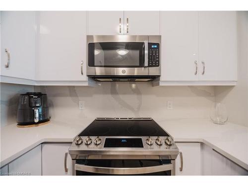 316-50 Kaitting Trail, Oakville, ON - Indoor Photo Showing Kitchen