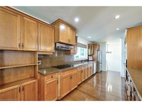 1386 Hixon Street, Oakville, ON - Indoor Photo Showing Kitchen