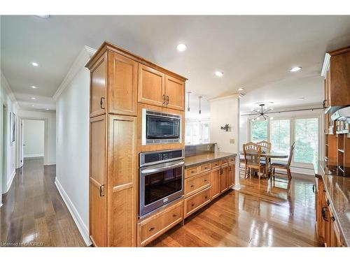 1386 Hixon Street, Oakville, ON - Indoor Photo Showing Kitchen