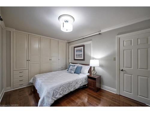 1386 Hixon Street, Oakville, ON - Indoor Photo Showing Bedroom