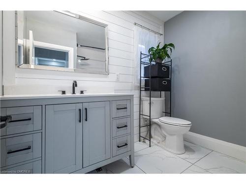 55 Allan Avenue, Hamilton, ON - Indoor Photo Showing Bathroom