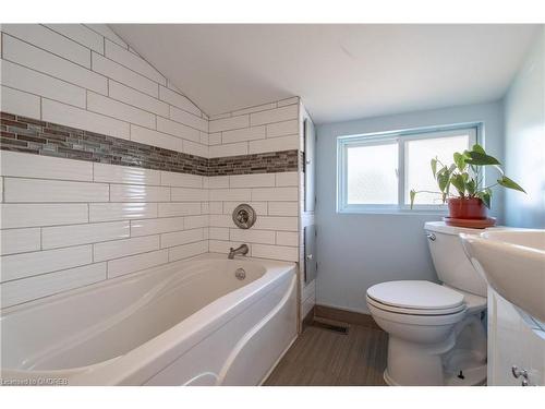 55 Allan Avenue, Hamilton, ON - Indoor Photo Showing Bathroom