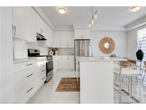 90 Spicer Street, Fergus, ON - Indoor Photo Showing Kitchen With Upgraded Kitchen