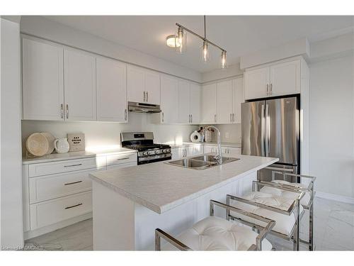 90 Spicer Street, Fergus, ON - Indoor Photo Showing Kitchen With Double Sink With Upgraded Kitchen