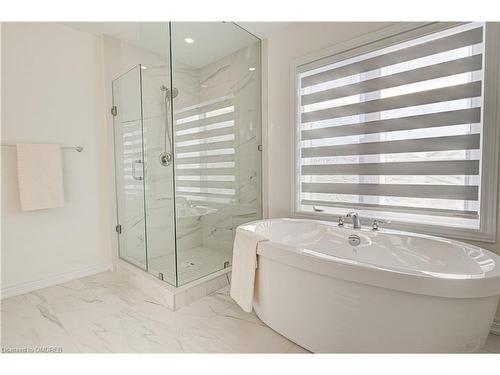 90 Spicer Street, Fergus, ON - Indoor Photo Showing Bathroom