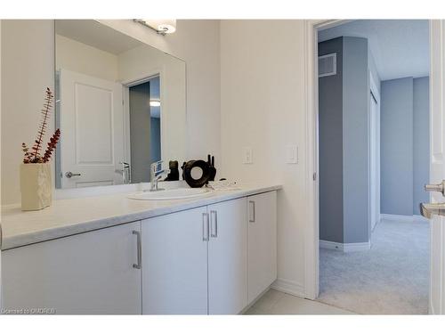 90 Spicer Street, Fergus, ON - Indoor Photo Showing Bathroom