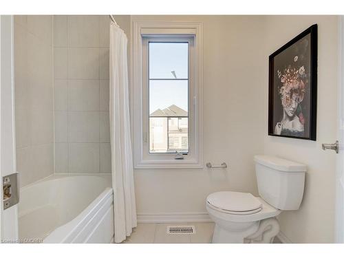 90 Spicer Street, Fergus, ON - Indoor Photo Showing Bathroom