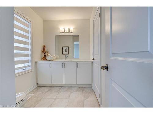 90 Spicer Street, Fergus, ON - Indoor Photo Showing Bathroom