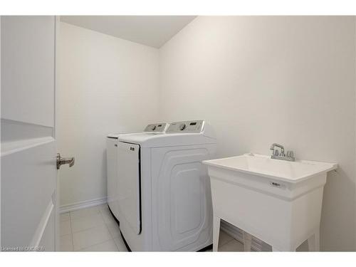 90 Spicer Street, Fergus, ON - Indoor Photo Showing Laundry Room