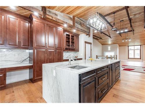 20 Tasker Street, St. Catharines, ON - Indoor Photo Showing Kitchen